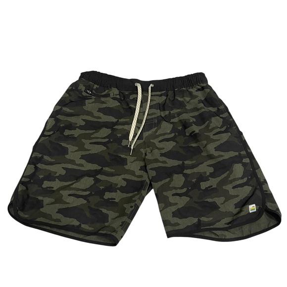 Vuori Pants - Vuori Banks Shorts in a green camouflage pattern L